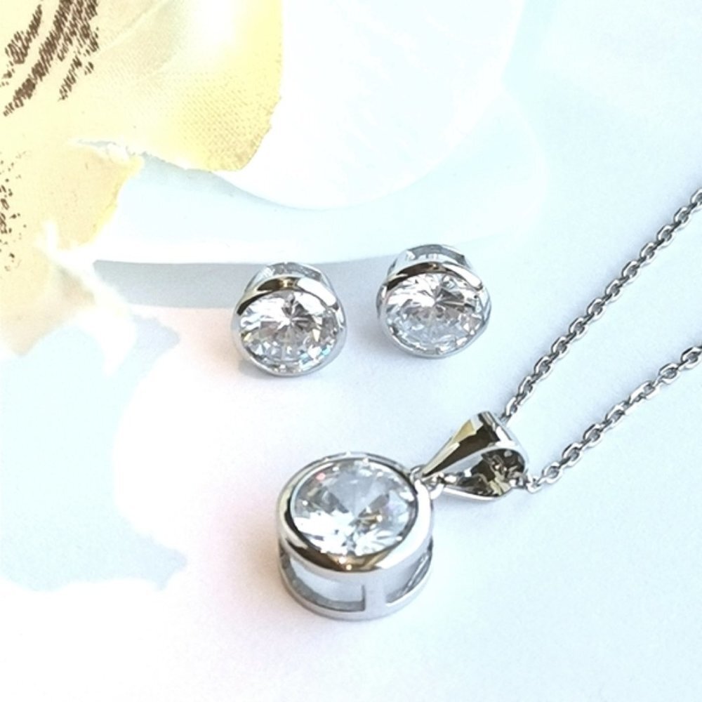 New,  sterling silver cz necklace earring set
